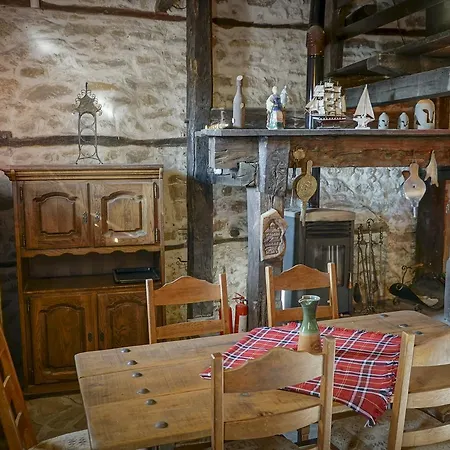 Rooster House Hotel *
