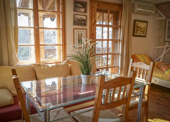 Rooster House מלון