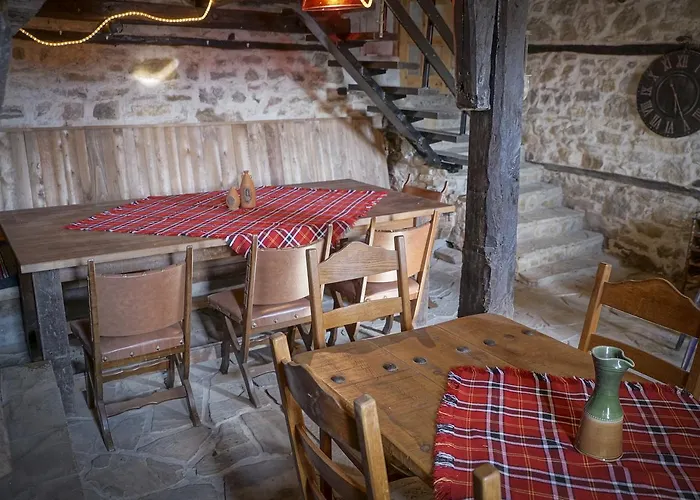 Rooster House וליקו טורנובו